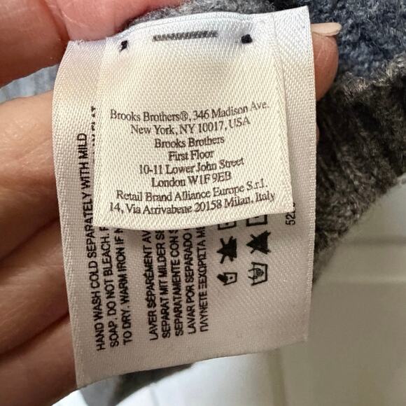 Brooks Brothers Italian Cashmere Cable Knit V-Neck Sweater – Women’s M - Picture 6 of 11